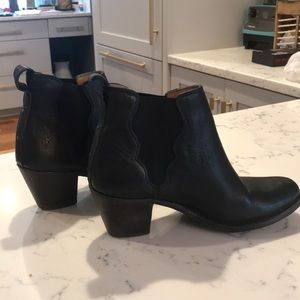Frye chelsea heeled bootie 6.5 ❤️❤️❤️❤️